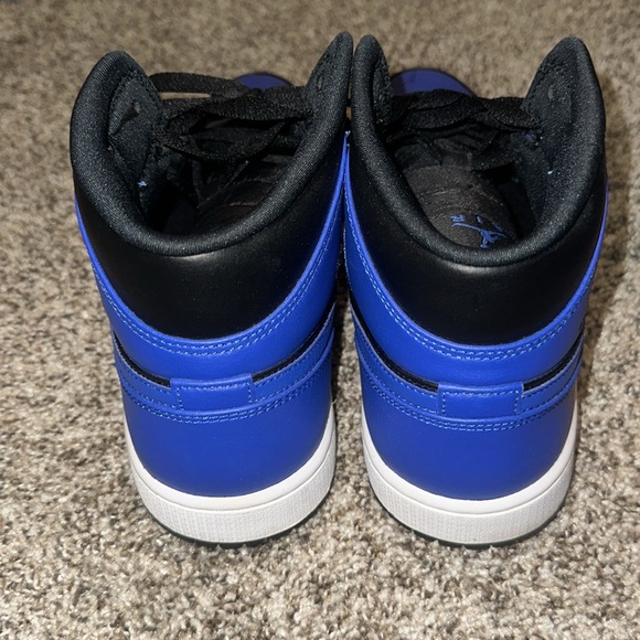 Men’s Jordan’s - Picture 2 of 3